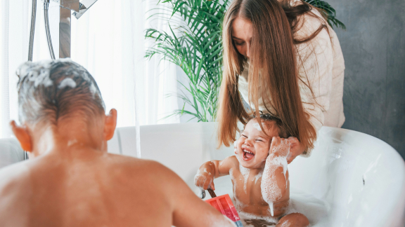 kids bathing in a tub